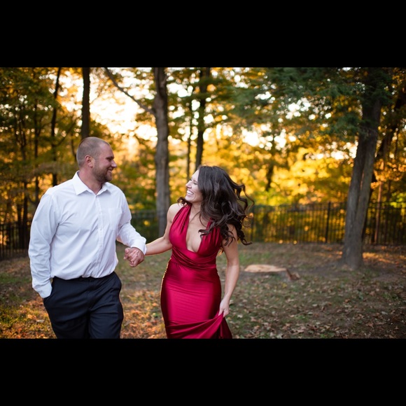 Red mermaid gown - Picture 4 of 9